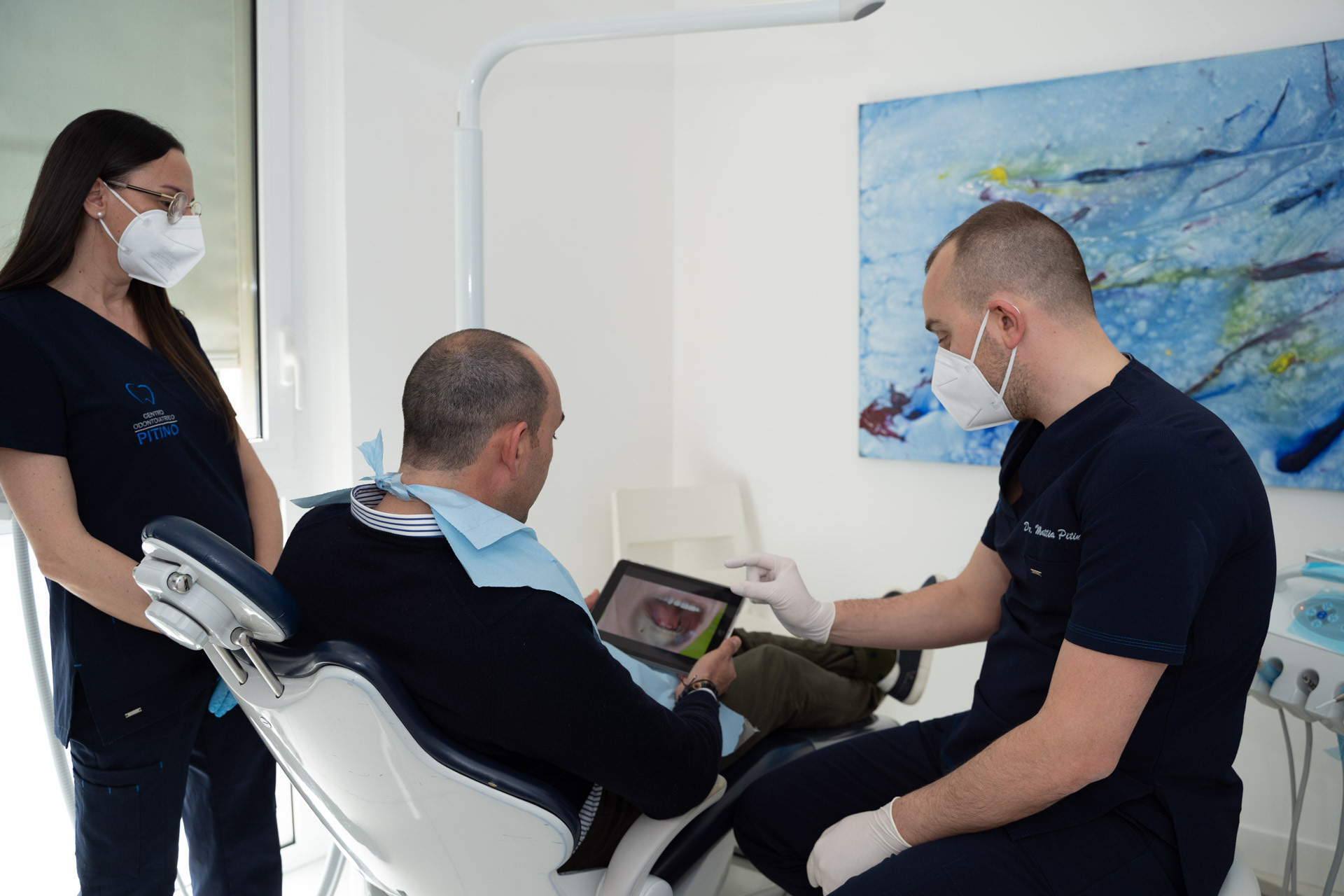 Visita odontoiatrica per denti sensibili e sensibilità dentale